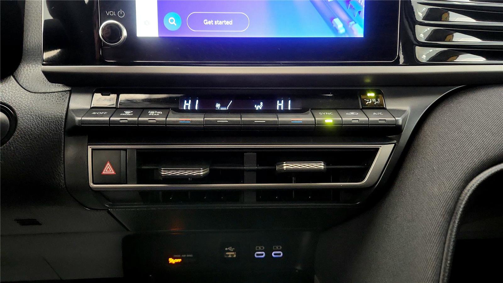 Used 2025 Toyota Camry LE image 30