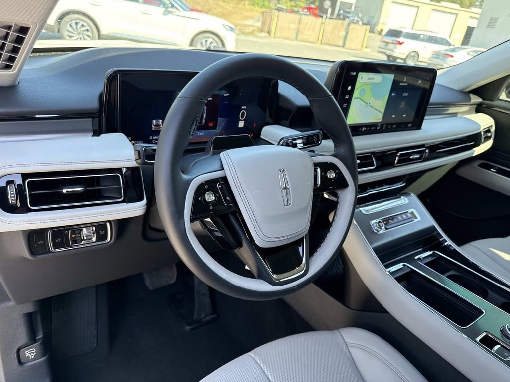 New 2026 Lincoln Aviator 2WD w/ Jet Appearance Package image 34