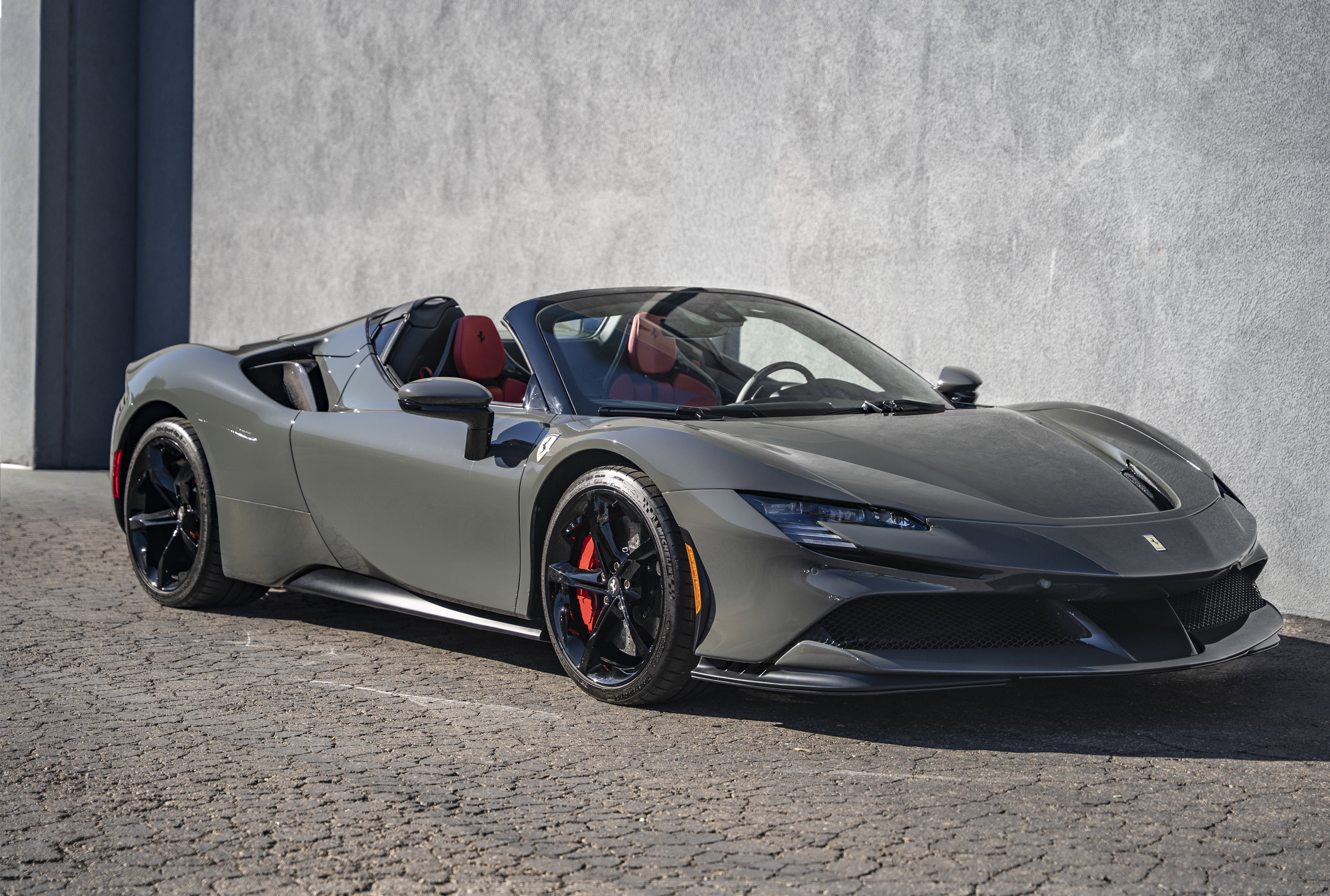 Used 2025 Ferrari SF90 Spider image 8