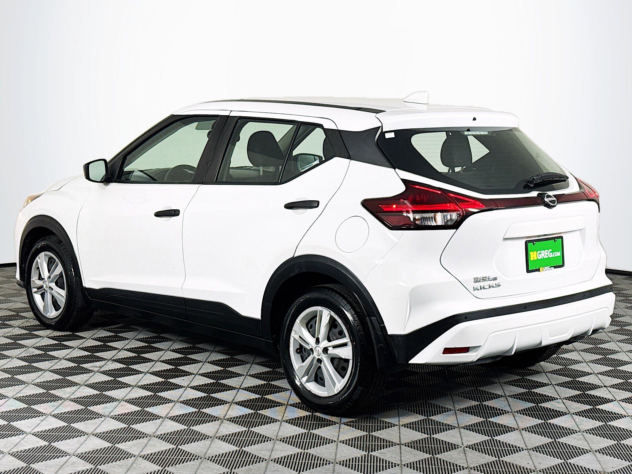 Used 2022 Nissan Kicks S image 6