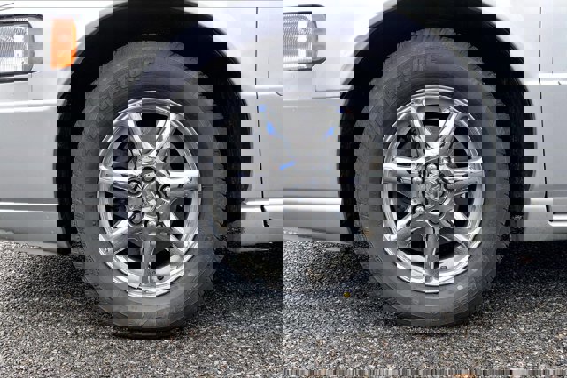 Used 2002 Cadillac Seville SLS w/ Luxury Pkg image 8