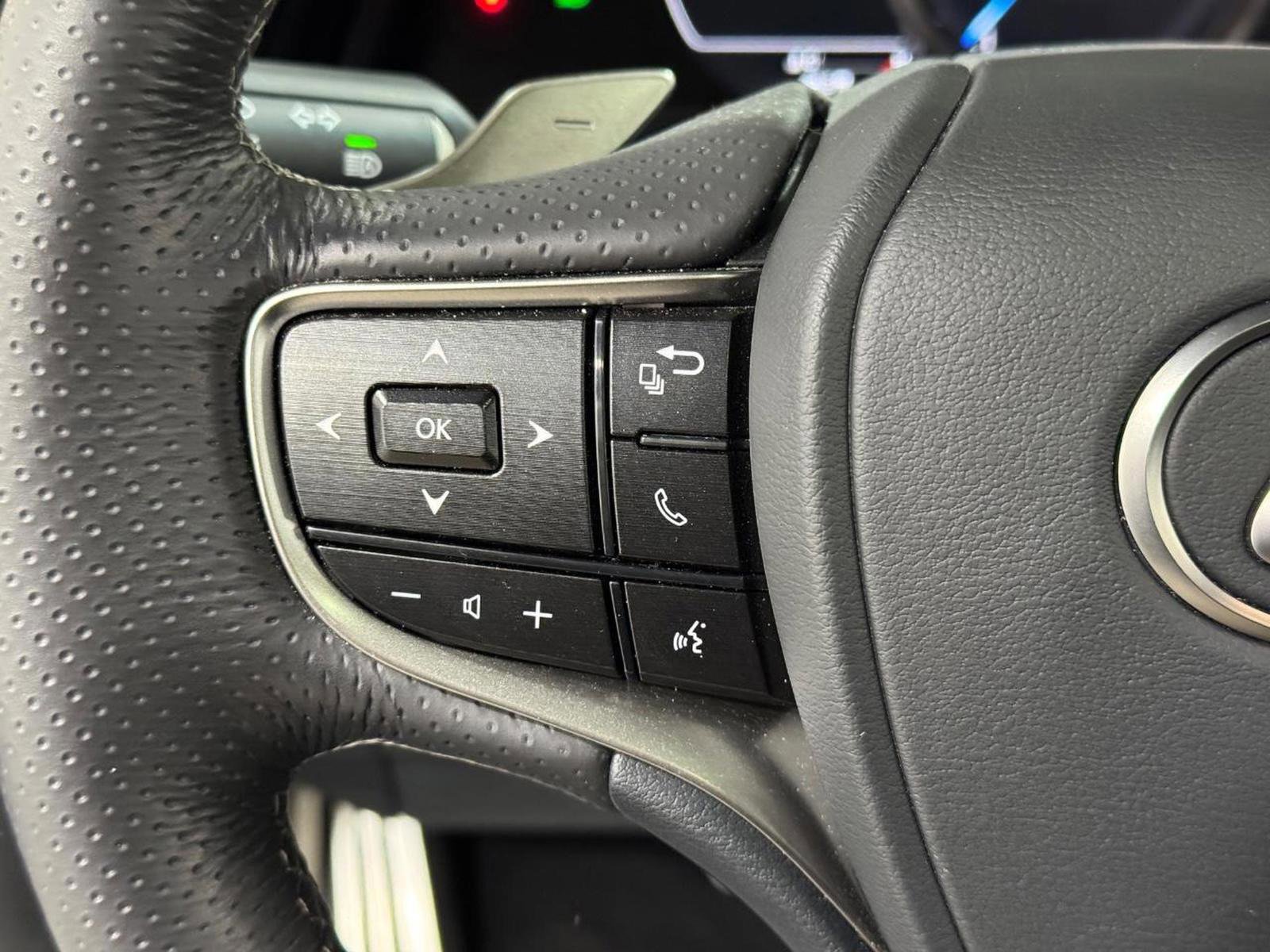 Used 2023 Lexus ES 350 F Sport w/ Protection Package (P2) image 26