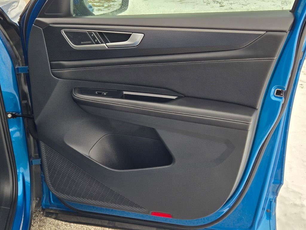 Used 2024 Volkswagen Atlas Cross Sport SEL Premium R-Line image 34