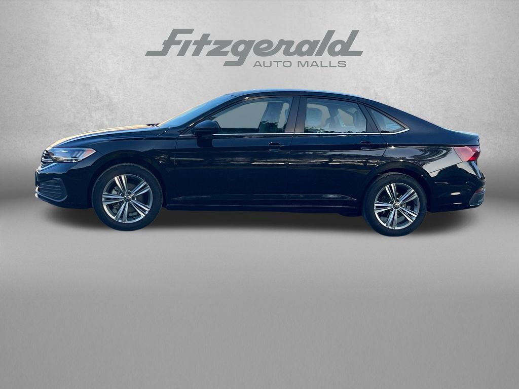 Used 2024 Volkswagen Jetta SE FWD image 5
