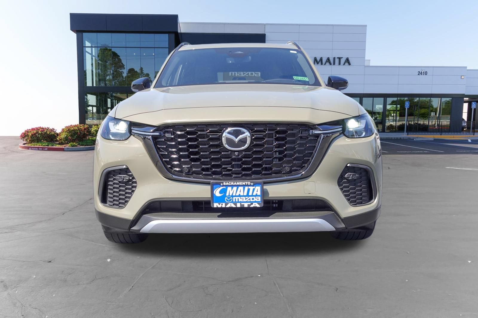 Certified 2025 MAZDA CX-70 Plug-In Hybrid w/ Premium Plus AWD/4WD image 10