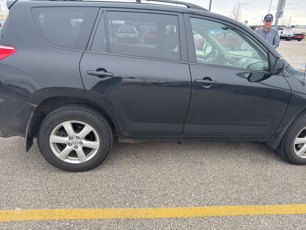 Used 2007 Toyota RAV4 Limited AWD/4WD image 8