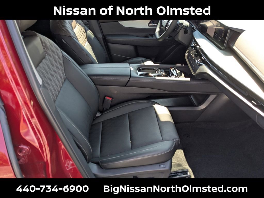 Certified 2025 Nissan Murano Platinum w/ Cargo Package image 28