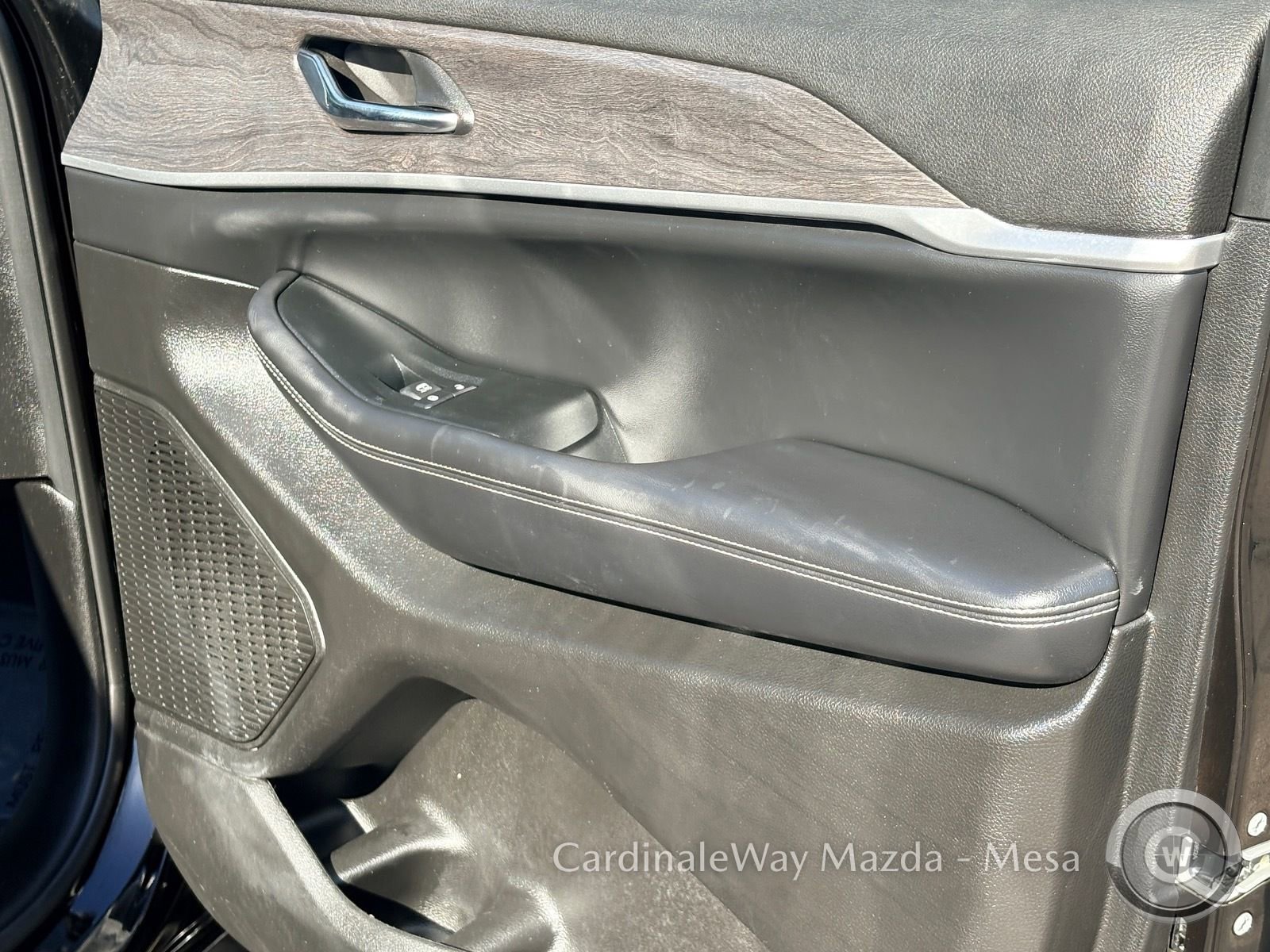 Used 2024 Jeep Grand Cherokee L Limited w/ Luxury Tech Group II image 31