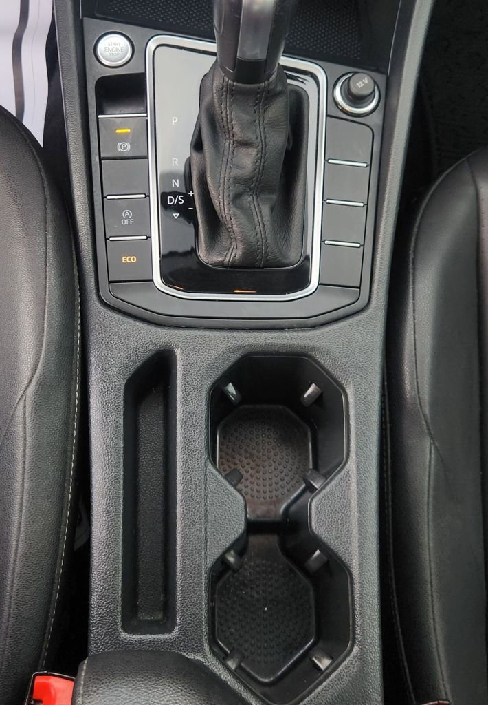 Used 2020 Volkswagen Jetta SE w/ SE Cold Weather Package image 29