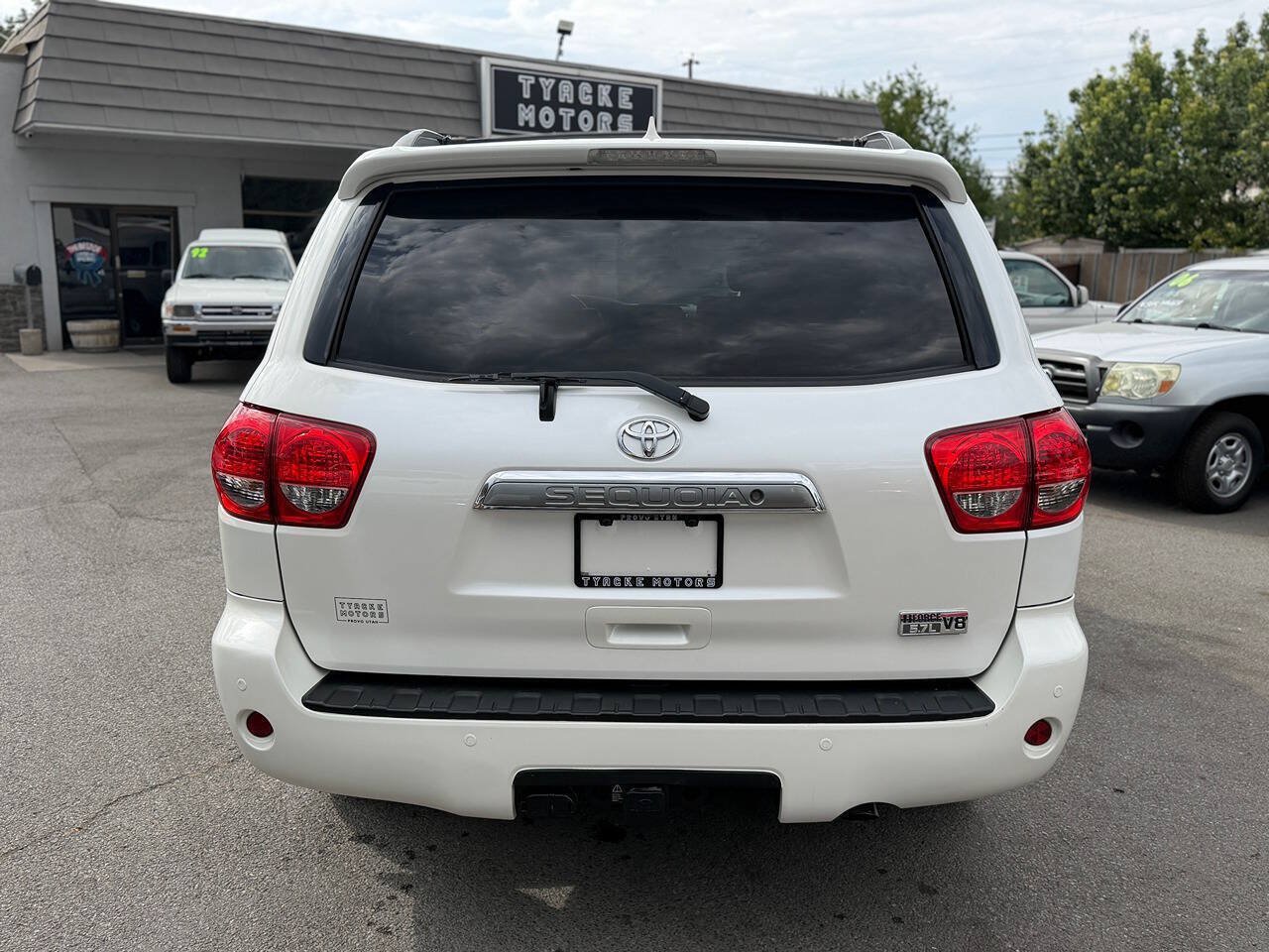 Used 2015 Toyota Sequoia Platinum AWD/4WD image 45