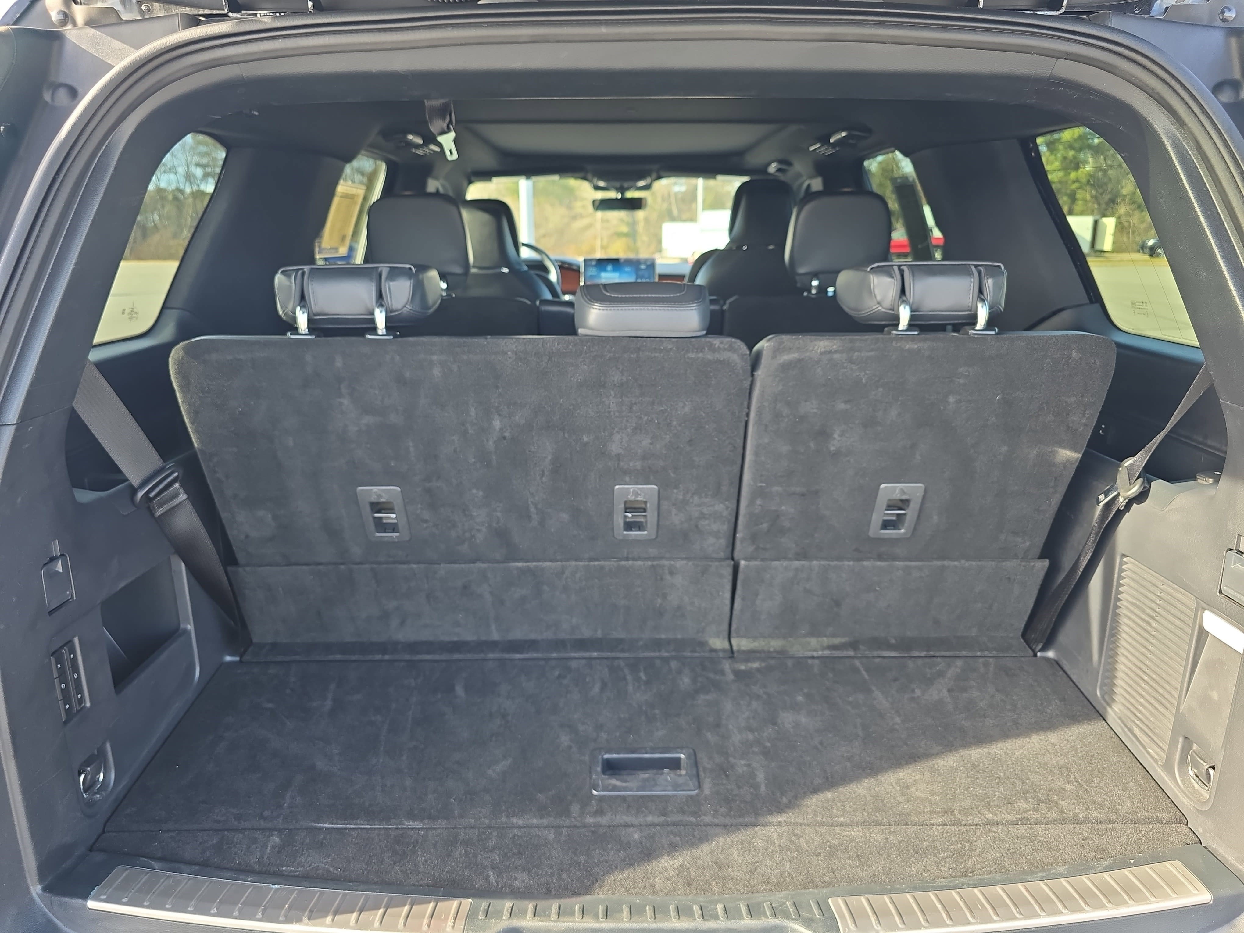 Used 2024 Lincoln Navigator Reserve image 13