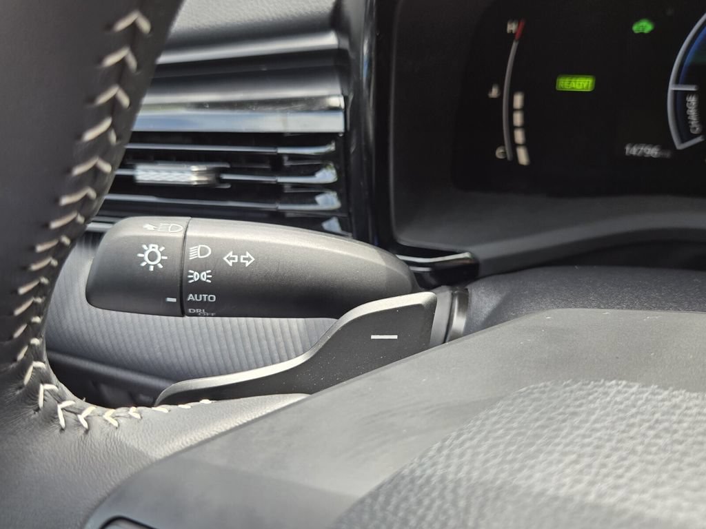 Used 2026 Toyota Camry SE FWD image 26