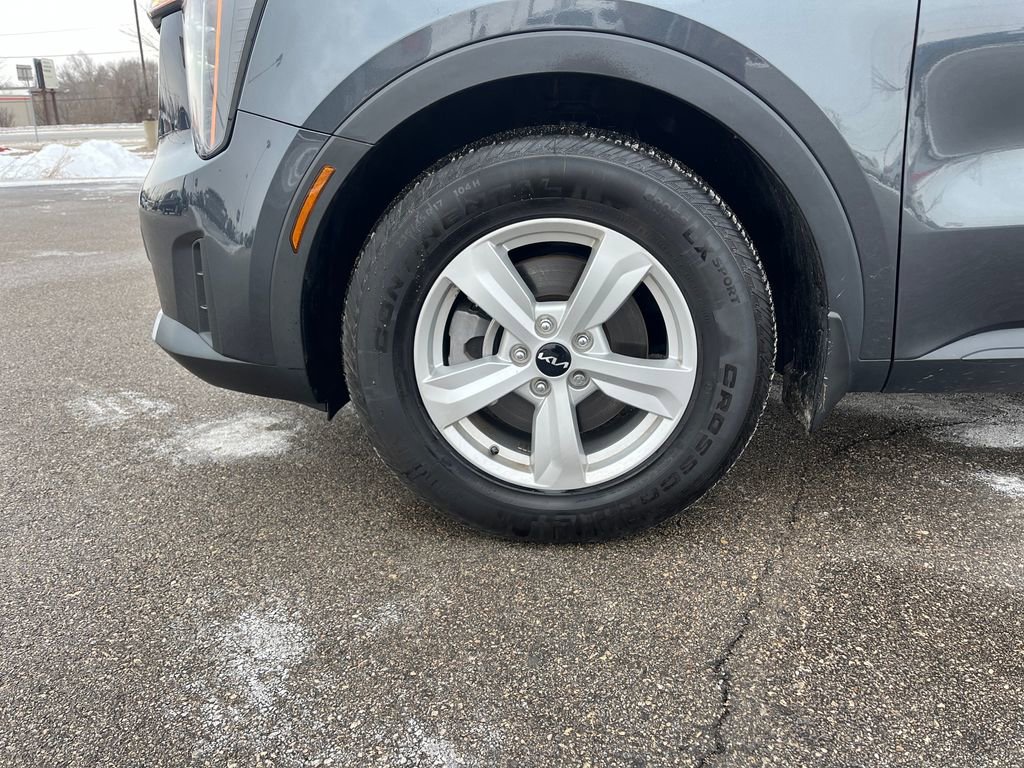 Used 2024 Kia Sorento LX image 28