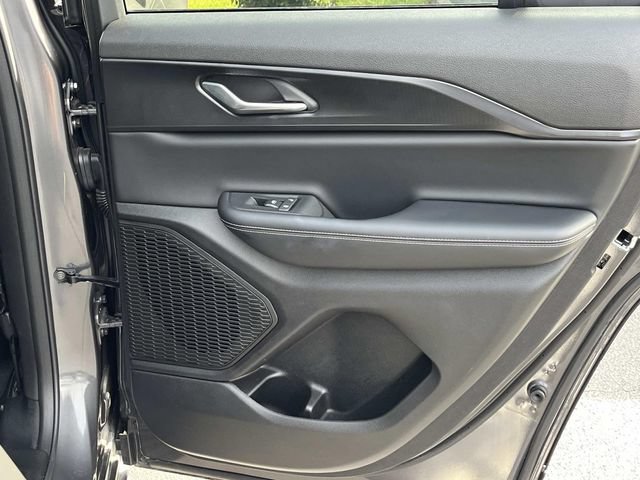 Used 2025 Jeep Grand Cherokee Laredo X AWD/4WD image 20