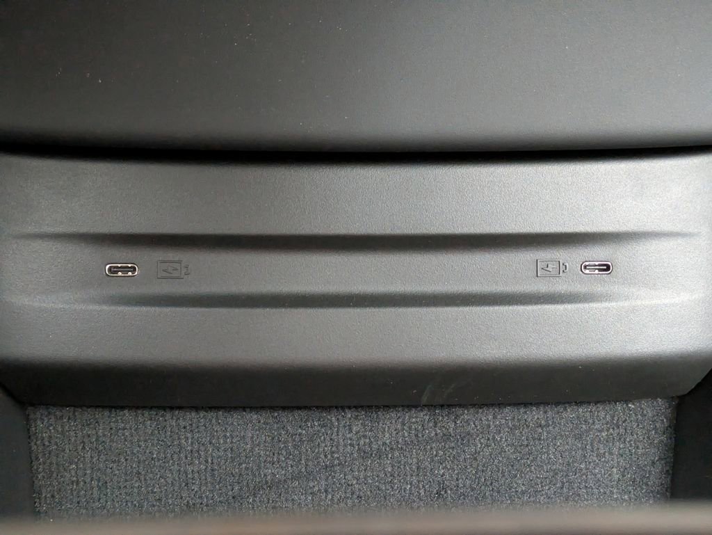 Certified 2025 Volvo EX90 Ultra w/ Protection Package Premier image 35