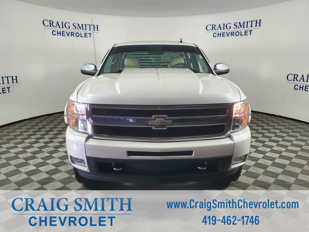 Used 2011 Chevrolet Silverado 1500 LTZ w/ LTZ White Diamond Edition image 9