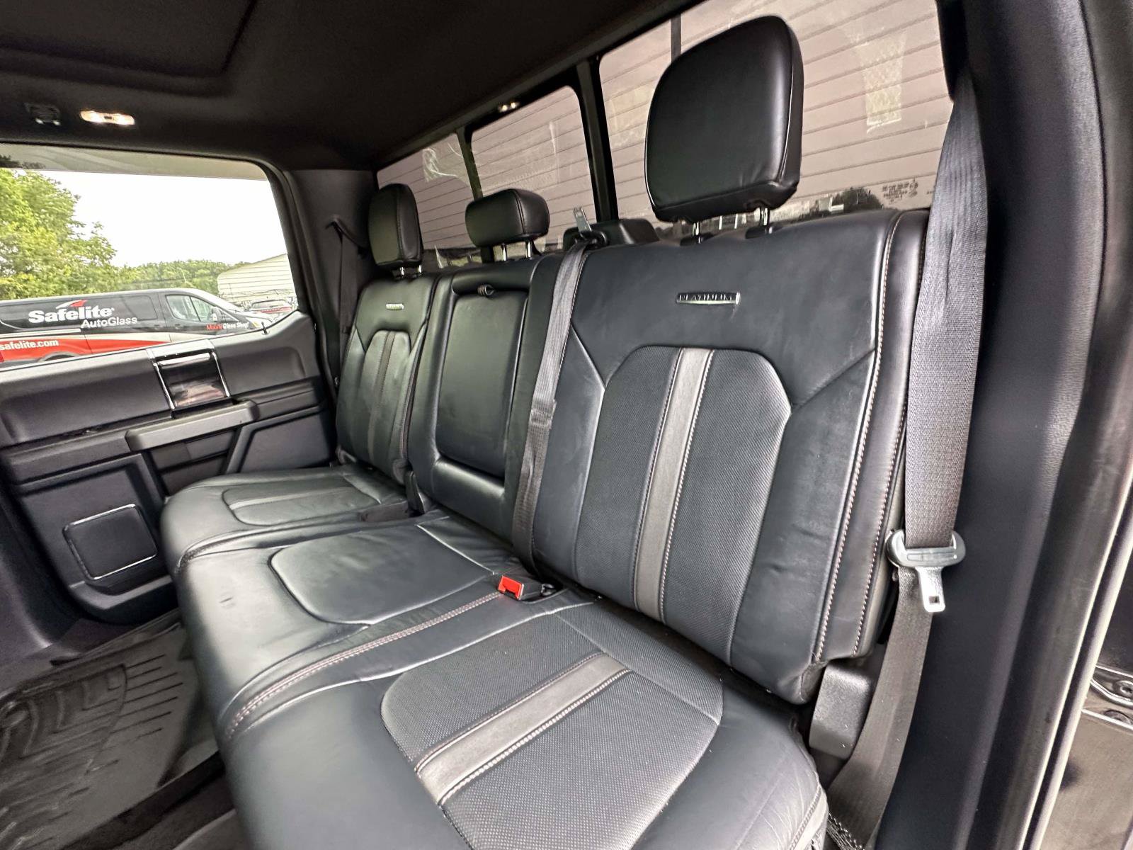 Used 2022 Ford F450 Platinum w/ FX4 Off-Road Package AWD/4WD image 32