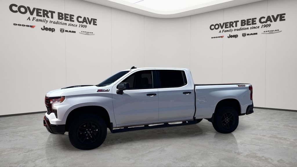 Used 2025 Chevrolet Silverado 1500 LT Trail Boss w/ Convenience Package II image 4