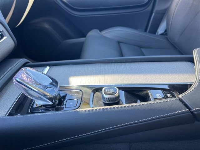 Certified 2024 Volvo XC90 B6 Ultimate image 38