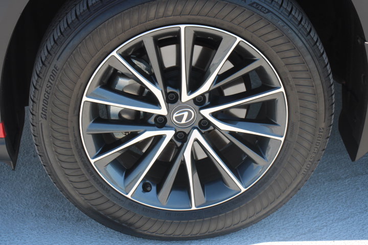 Used 2025 Lexus NX 250 FWD w/ Premium Package image 9