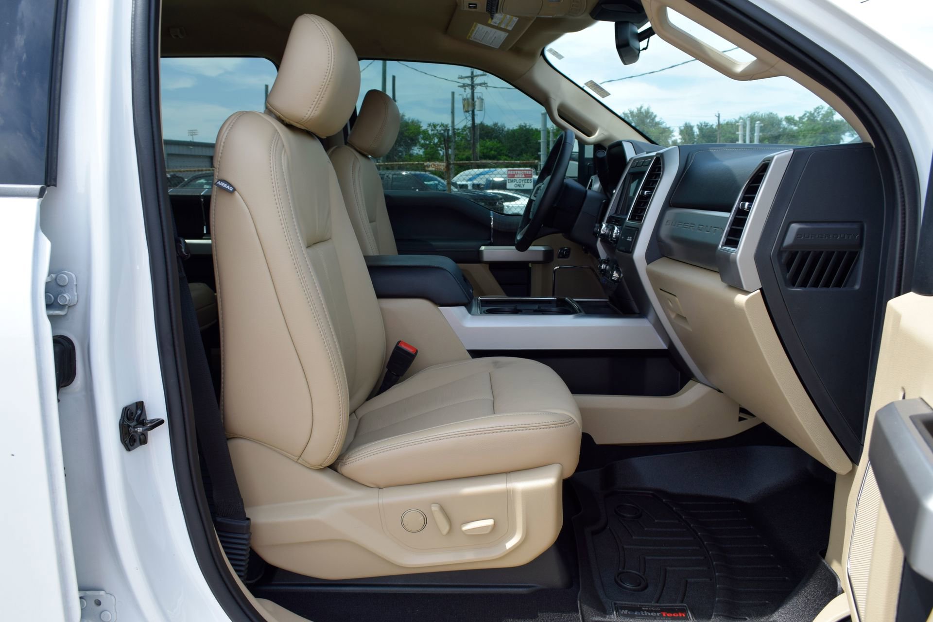 Used 2020 Ford F250 Lariat w/ Lariat Ultimate Package AWD/4WD image 23