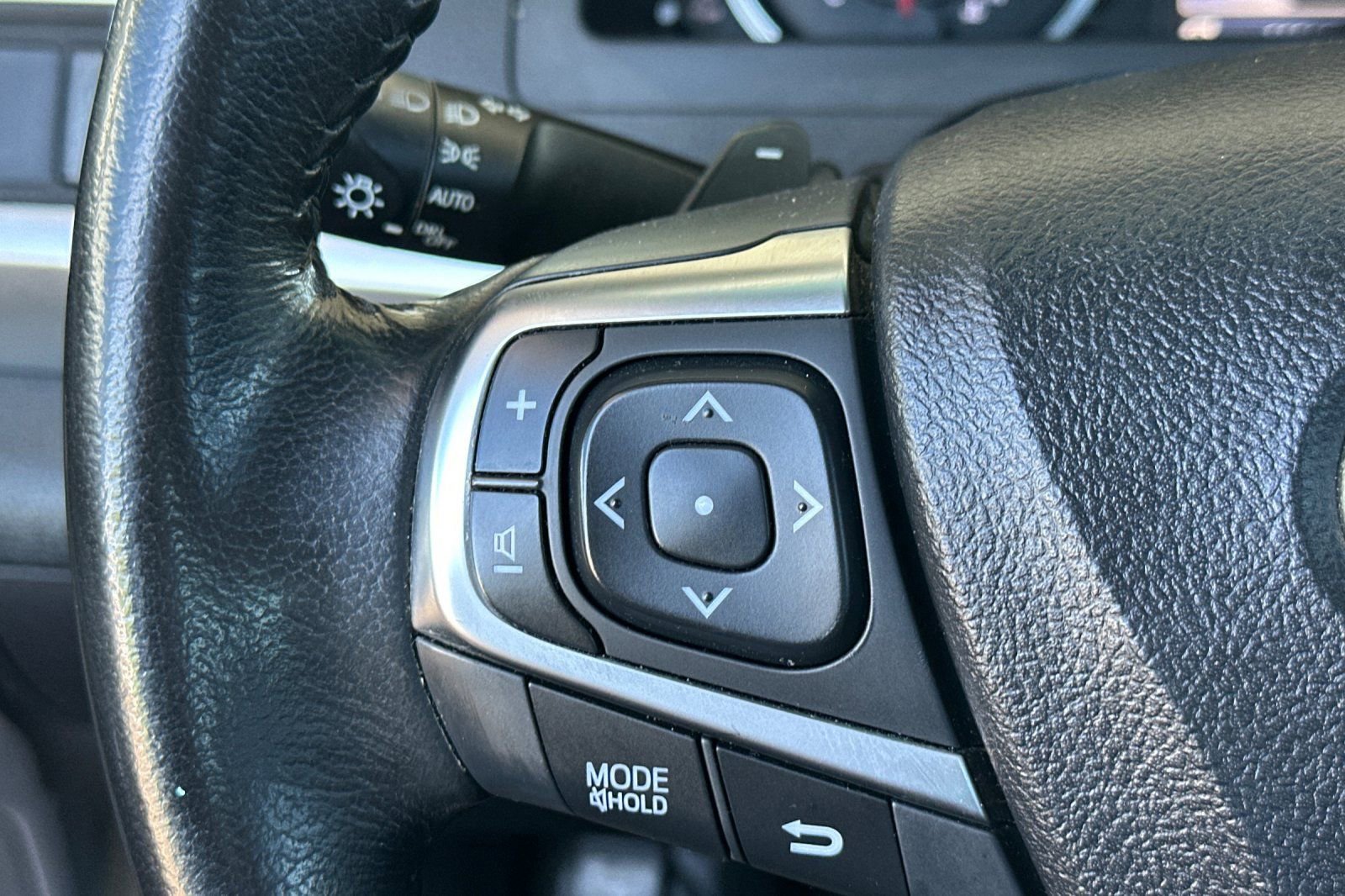 Used 2016 Toyota Camry SE image 34