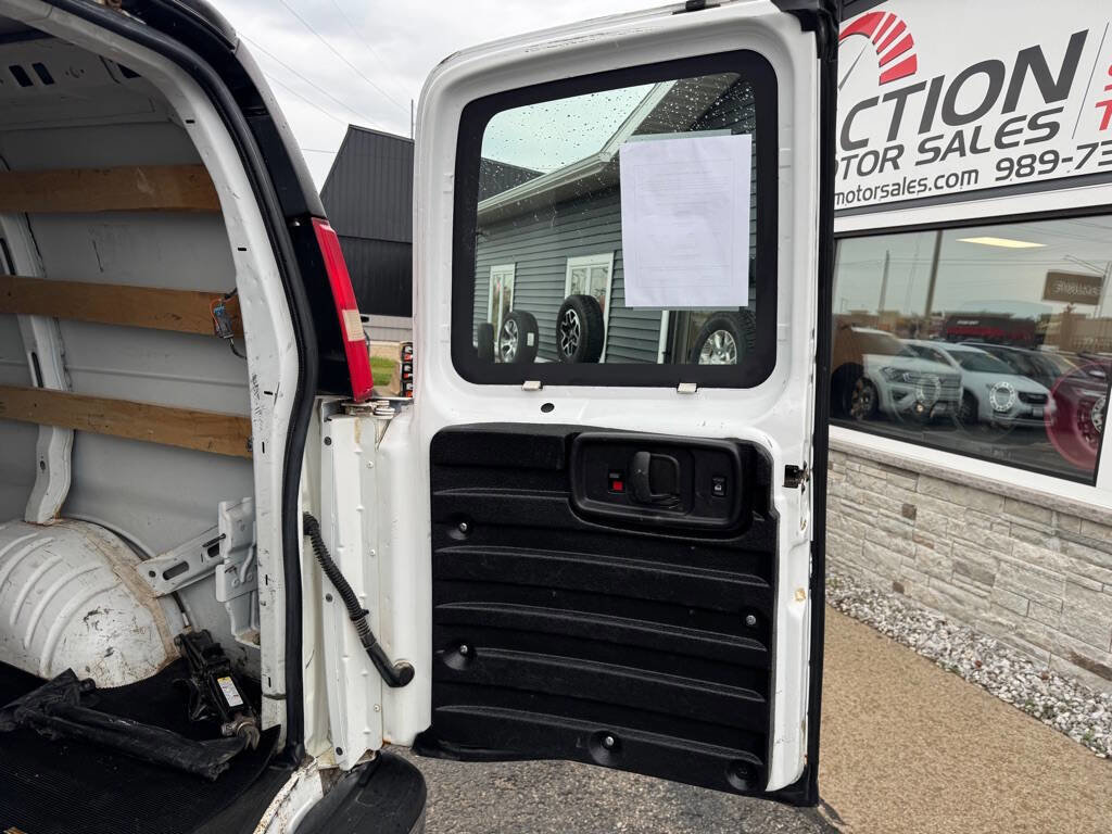 Used 2015 GMC Savana 2500 RWD image 34