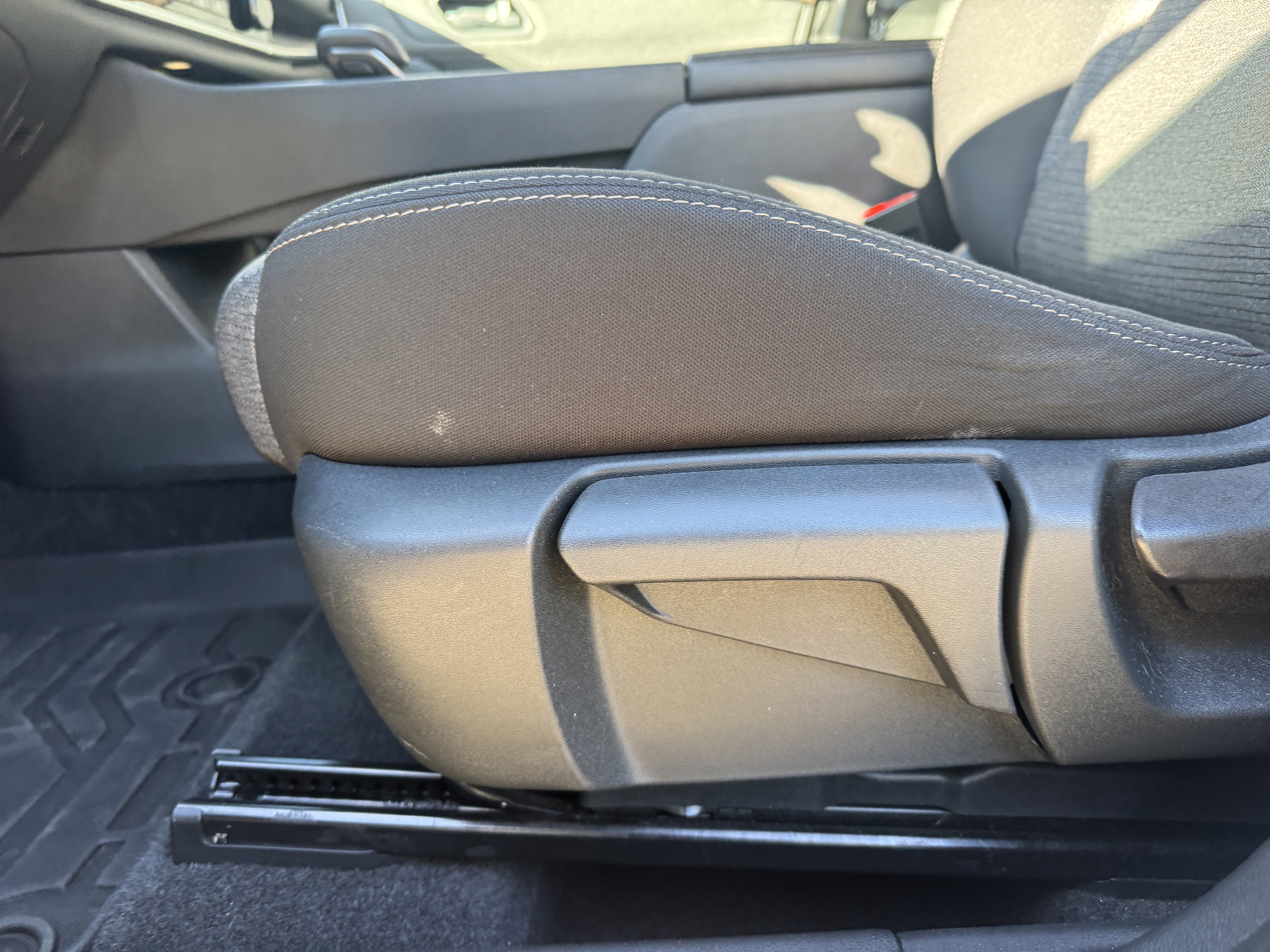 Used 2021 Nissan Rogue S image 11