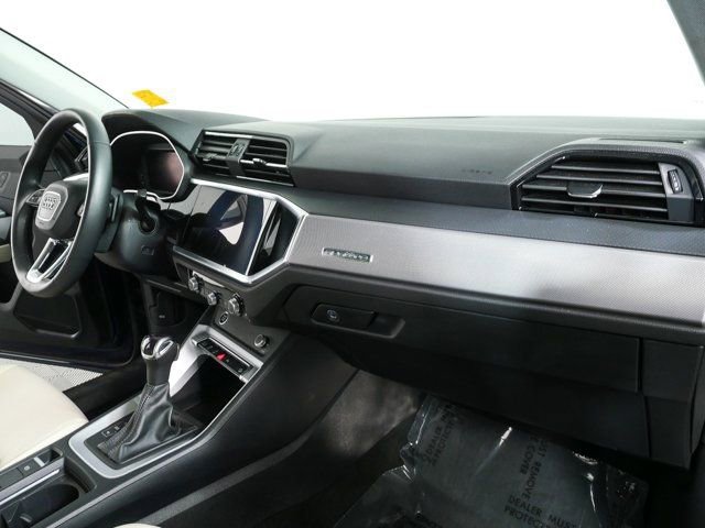 Used 2023 Audi Q3 2.0T Premium w/ Convenience Package AWD/4WD image 23