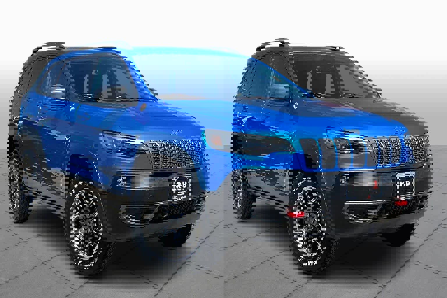 Used 2021 Jeep Cherokee Trailhawk w/ Technology Group image 2