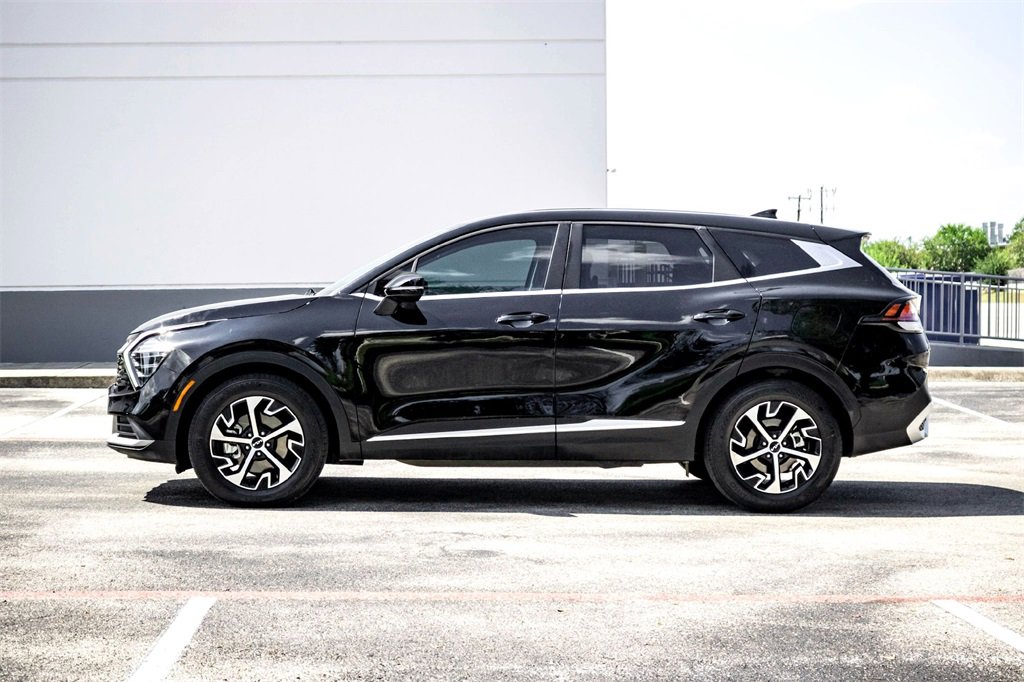 Used 2025 Kia Sportage EX image 8
