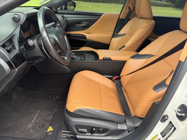 Used 2023 Lexus ES 350 w/ Accessory Package (Z2) FWD image 19