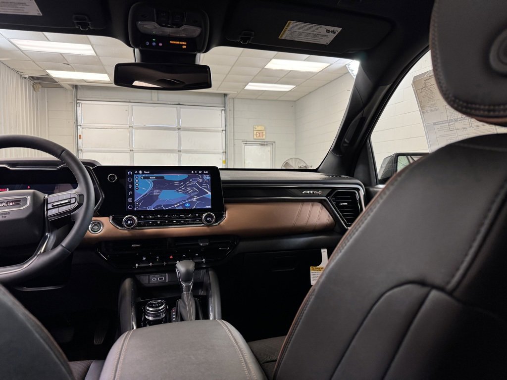 New 2025 GMC Canyon AT4 w/ Nightfall Edition image 22