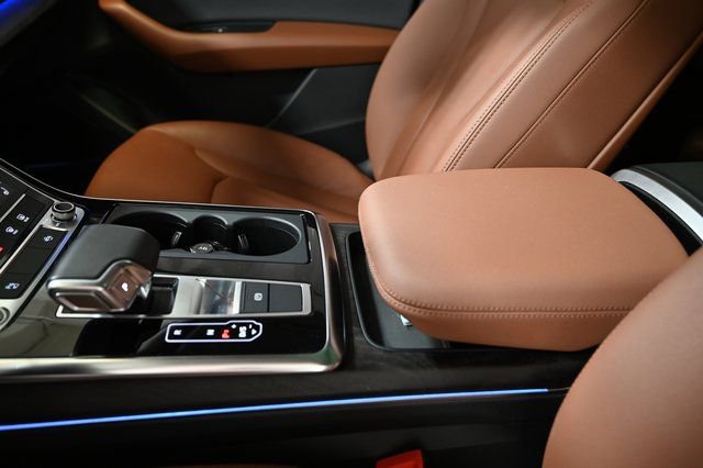 Used 2022 Audi Q8 Premium Plus w/ Premium Plus Package image 25