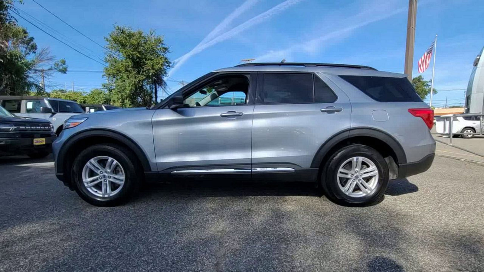 Certified 2022 Ford Explorer XLT image 5