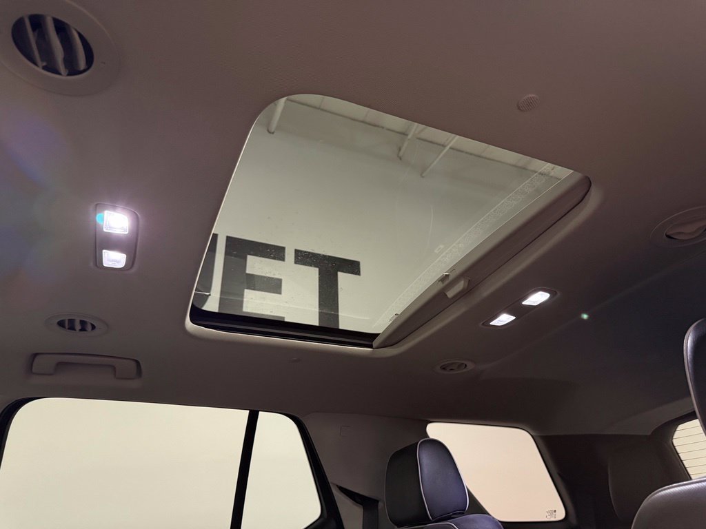 Used 2020 Chevrolet Traverse High Country AWD/4WD image 16