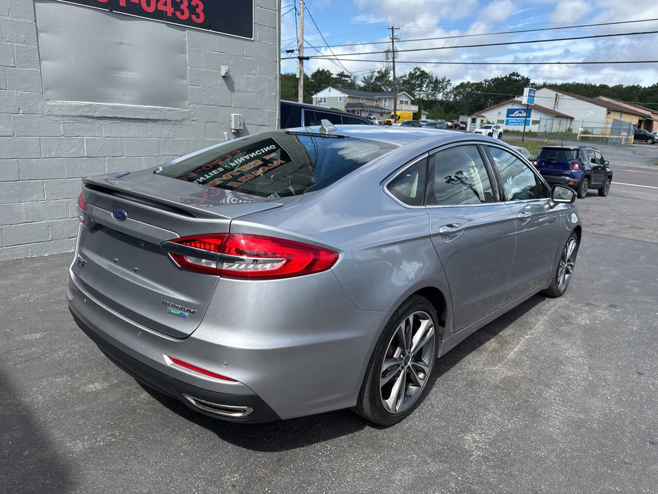 Used 2020 Ford Fusion Titanium image 9