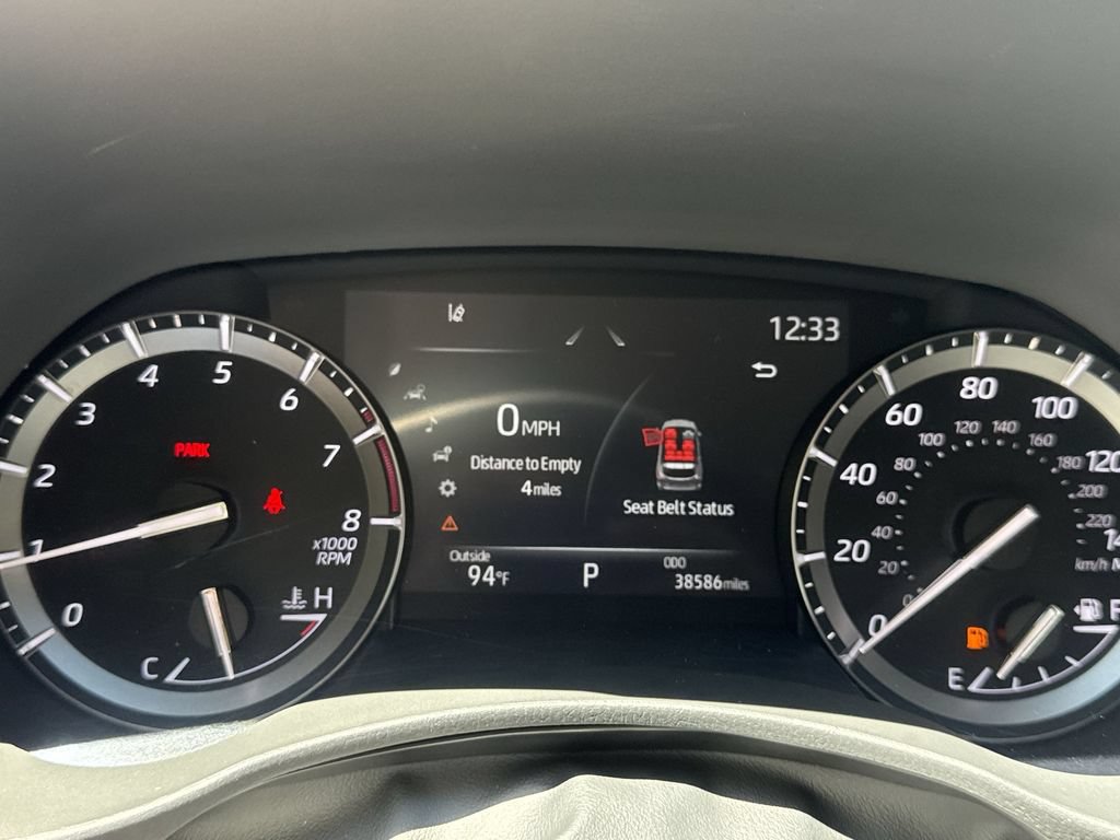 Used 2021 Toyota Highlander XLE AWD/4WD image 10