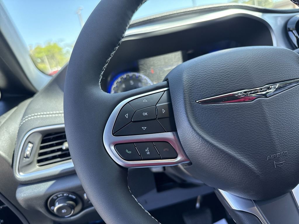 New 2026 Chrysler Pacifica Limited w/ Trailer Tow Group image 14