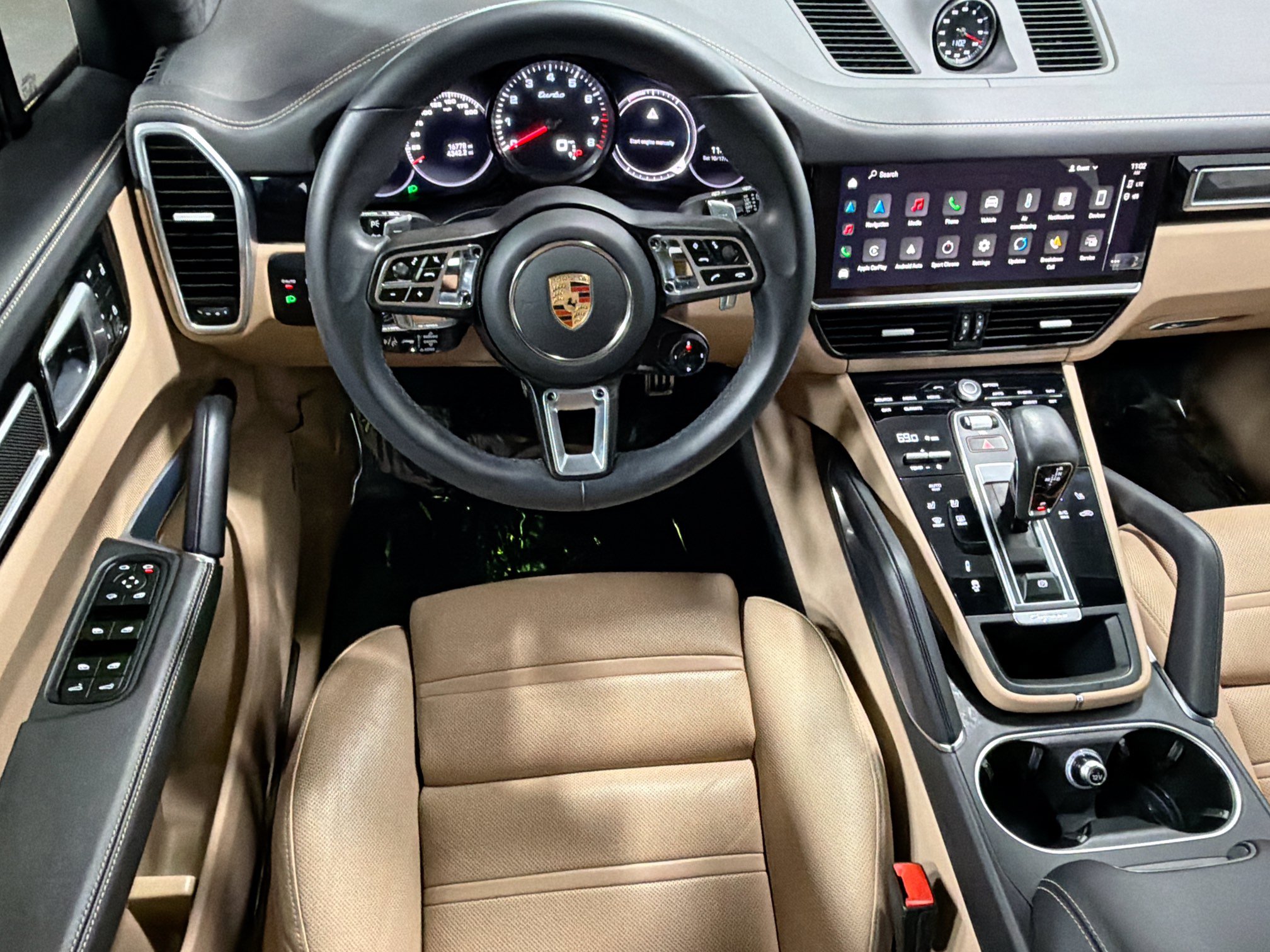 Certified 2023 Porsche Cayenne Turbo AWD/4WD image 18