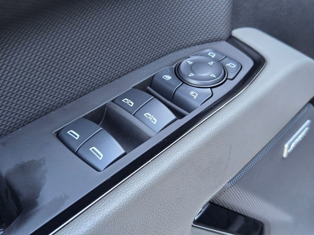 Used 2025 Chevrolet Silverado 1500 ZR2 w/ Technology Package image 12