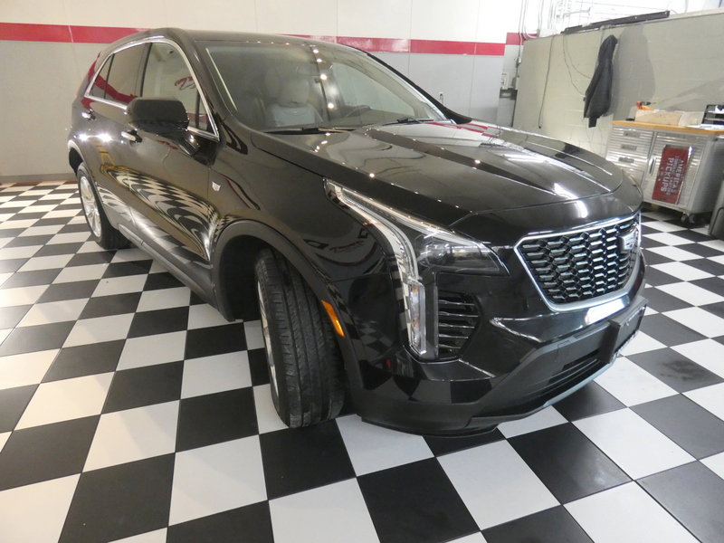 Used 2019 Cadillac XT4 Luxury image 3