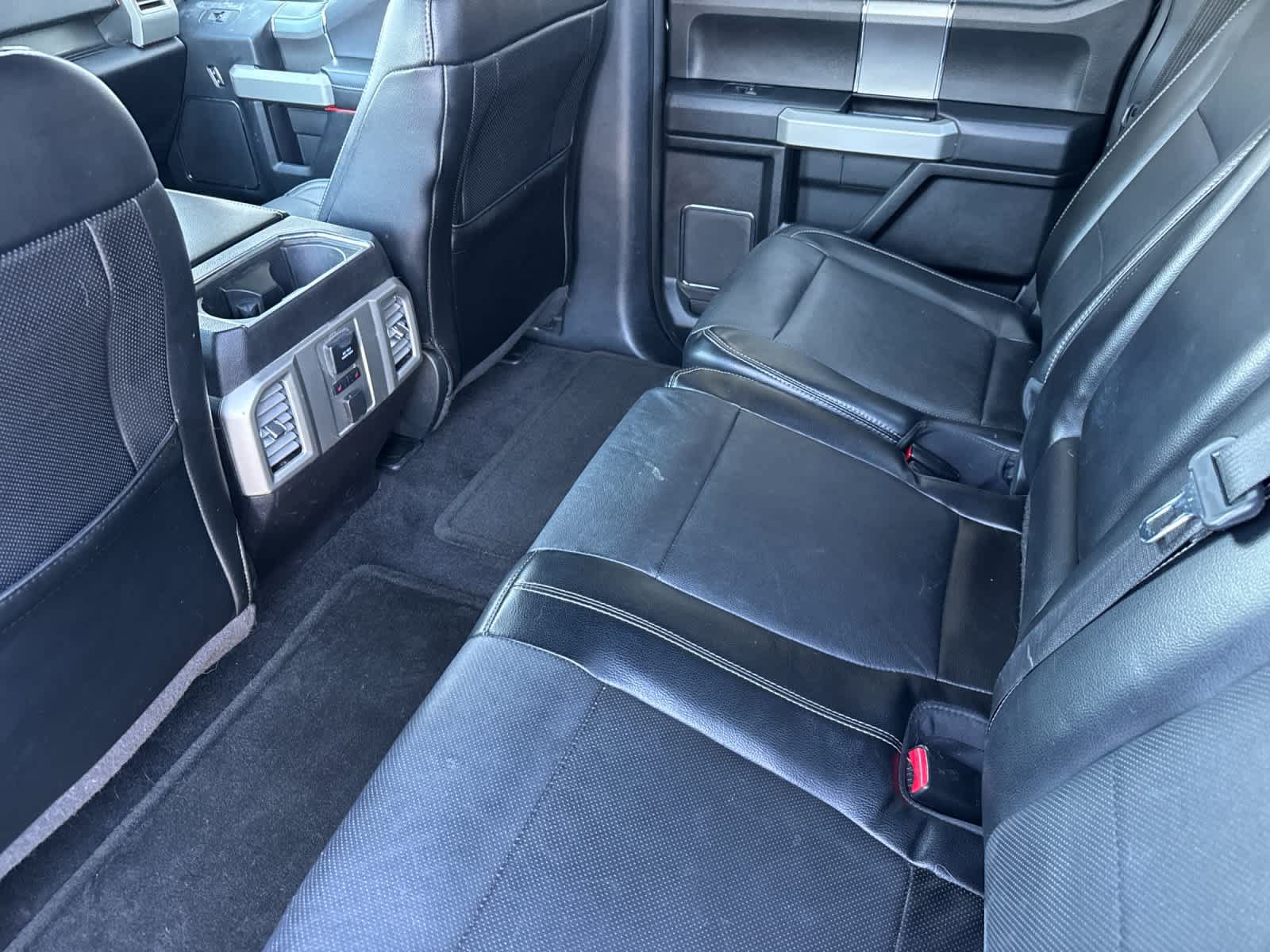 Used 2016 Ford F150 Lariat w/ Equipment Group 502A Luxury AWD/4WD image 4
