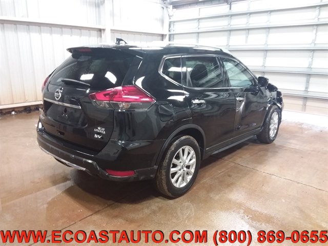 Used 2017 Nissan Rogue SV FWD image 2