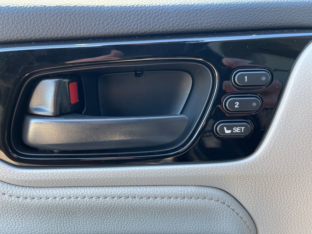 Certified 2026 Honda Odyssey Touring image 12