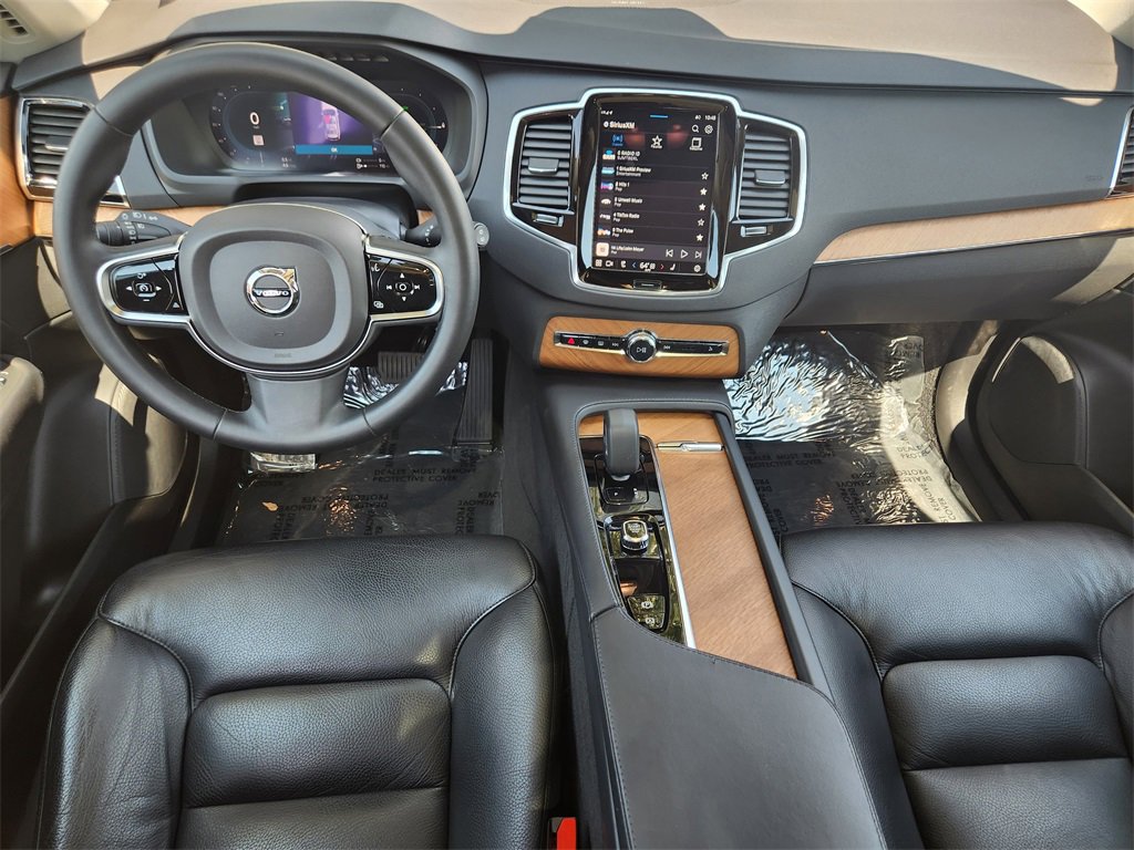 Used 2023 Volvo XC90 T8 Plus w/ Protection Package Premier image 2