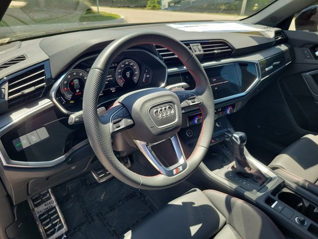 Certified 2025 Audi Q3 2.0T Premium Plus w/ Premium Plus Package AWD/4WD image 17