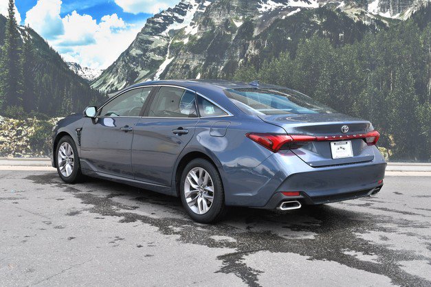 Certified 2019 Toyota Avalon XLE w/ Moonroof Package FWD image 9