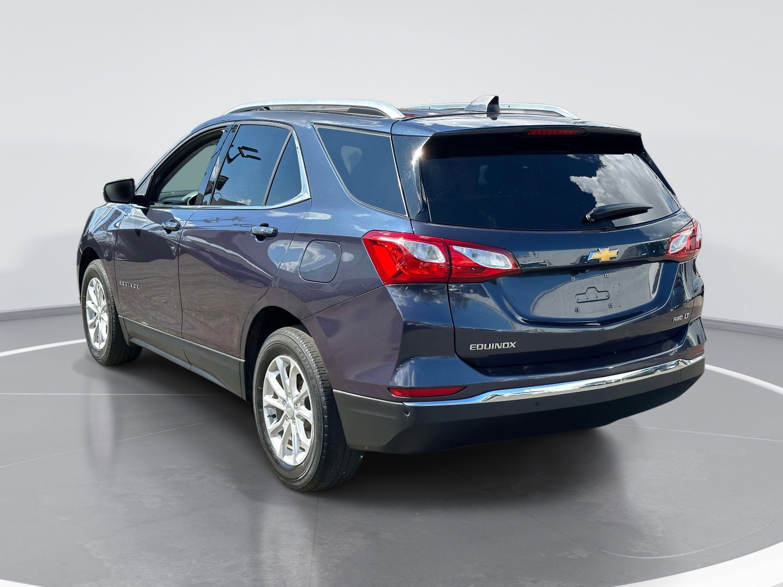 Used 2019 Chevrolet Equinox LT w/ Sun & Navigation Package image 5