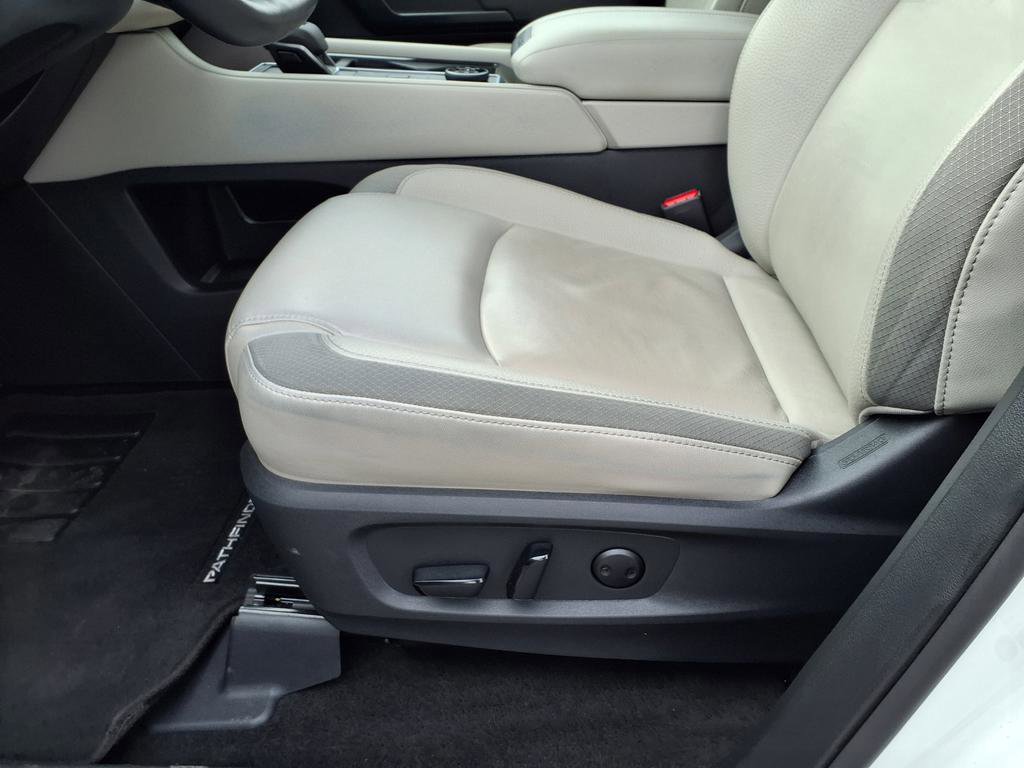 Used 2024 Nissan Pathfinder SL image 58
